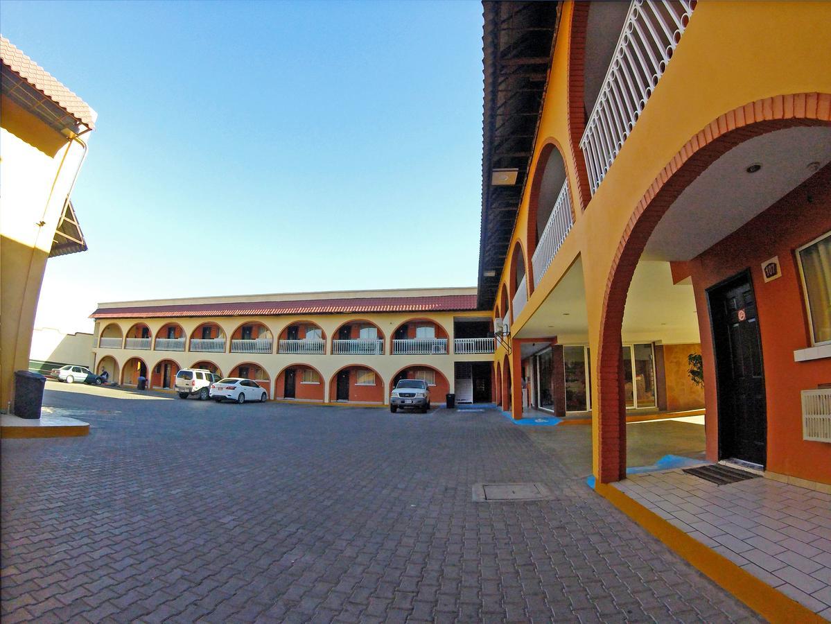 Las Torres Hotel Mexicali Zewnętrze zdjęcie