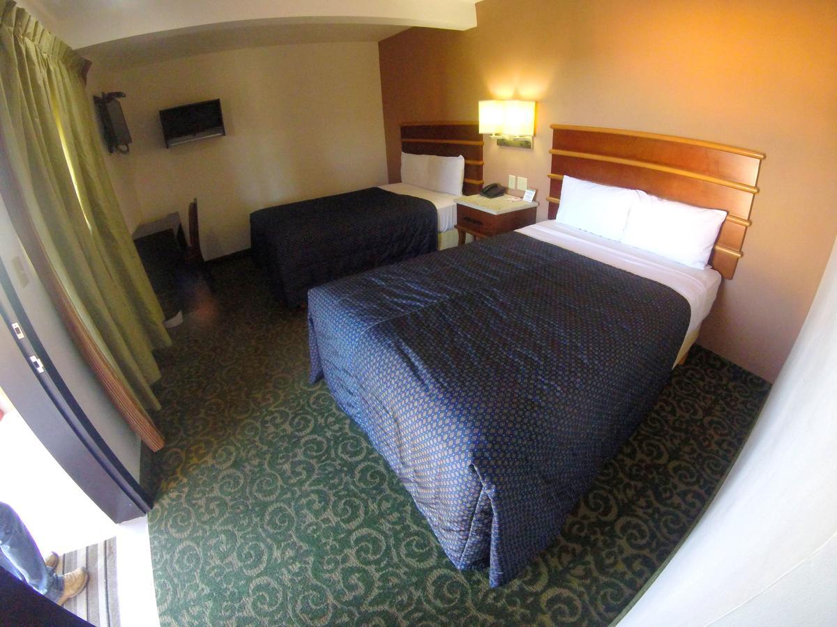 Las Torres Hotel Mexicali Zewnętrze zdjęcie